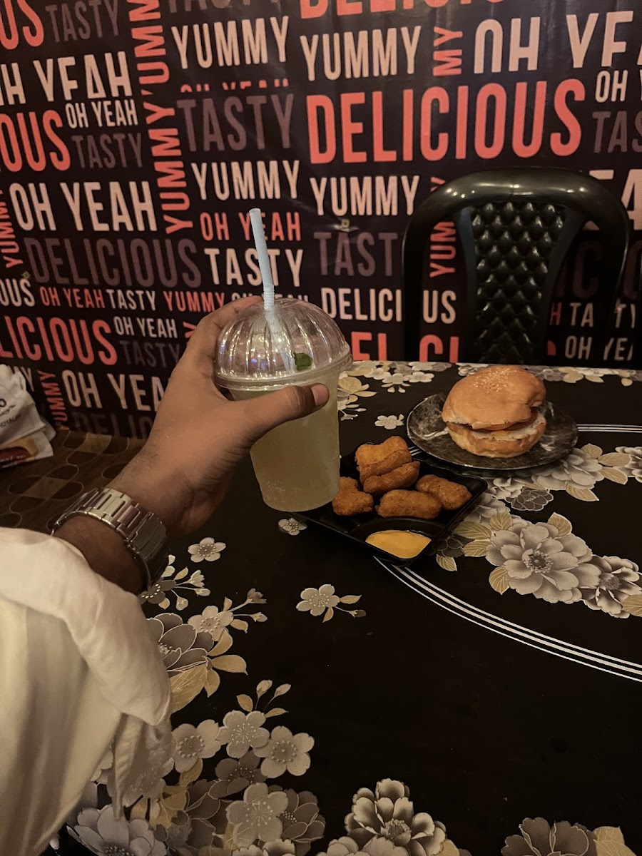 Rean's Cafe & Eateria - 9