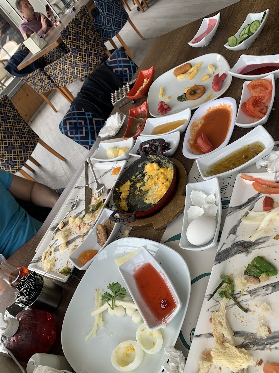 Hasbahce Cafe & Restaurant