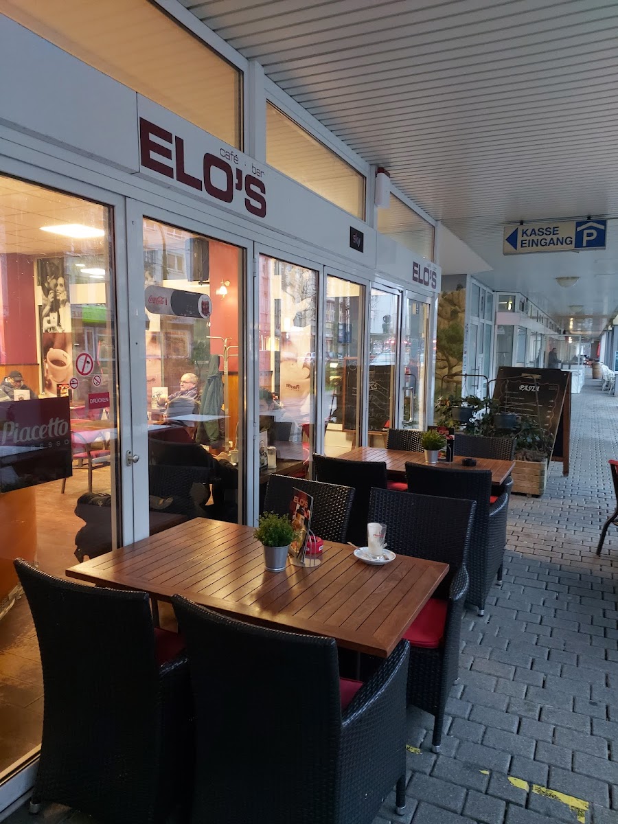 Elo's Cafe Bar