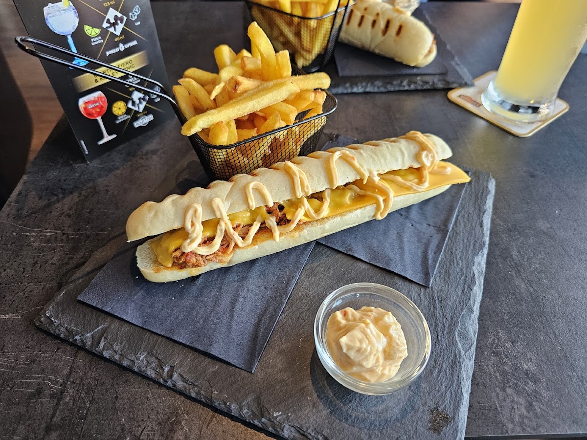 KAVIAREŇ MOTO 66 CAFE - 2