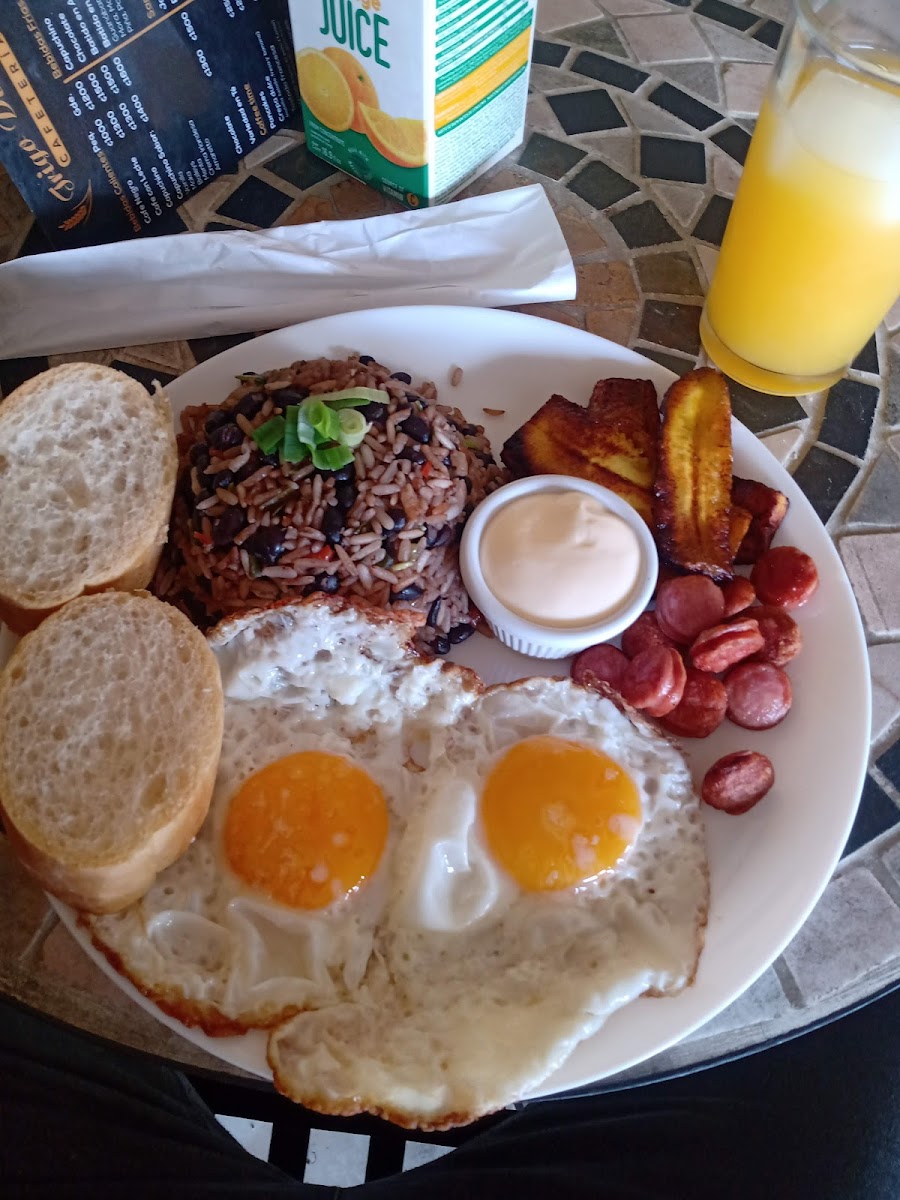 Panadería y Cafetería Trigo Dorado