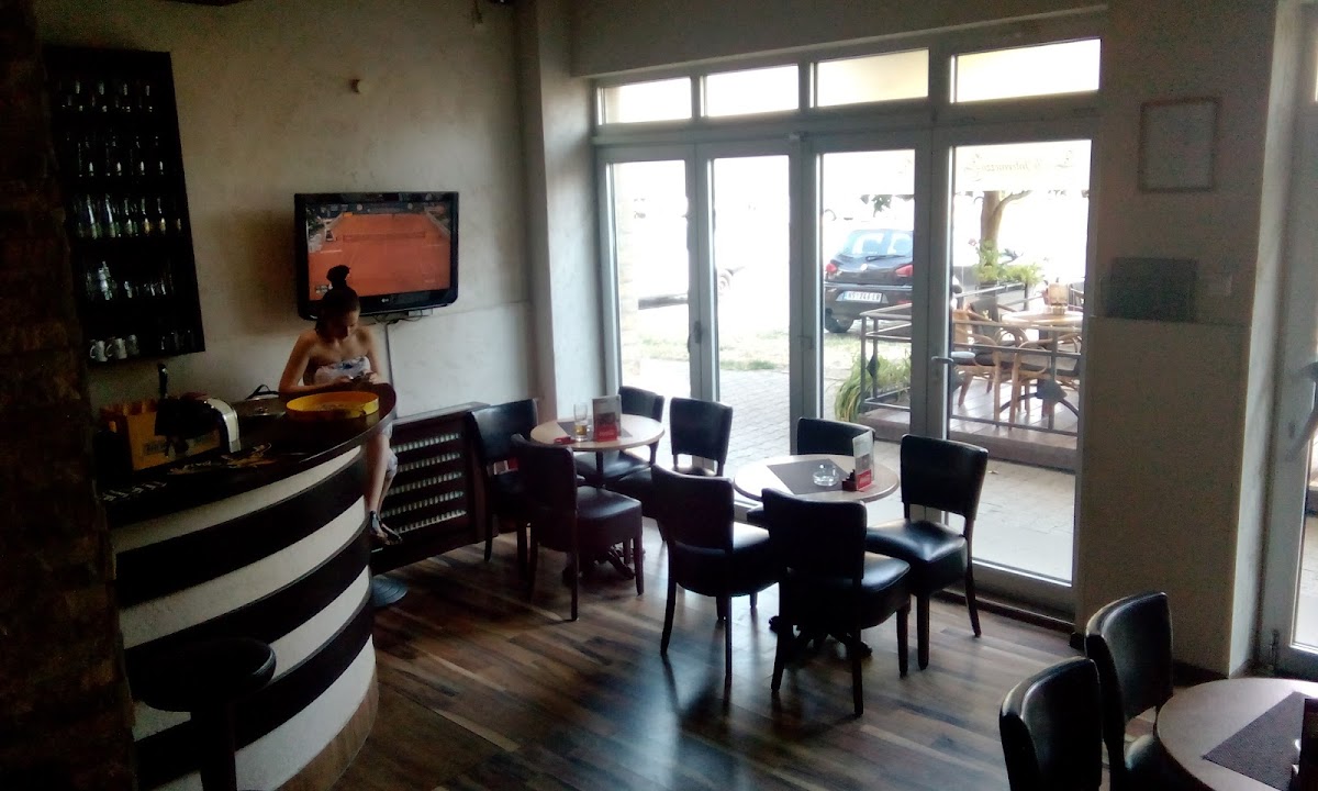 Caffe Intermezzo - 10