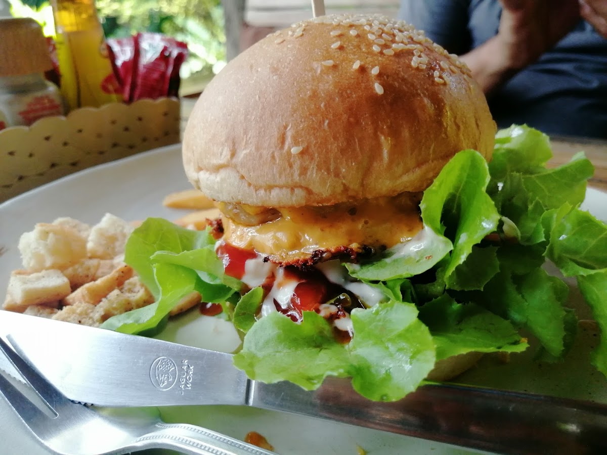 Mai bakery in garden - 7