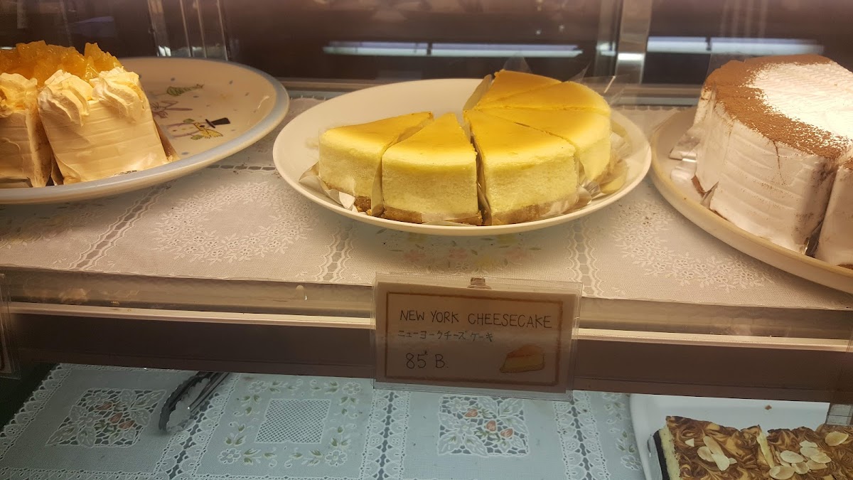 Mai bakery in garden - 8