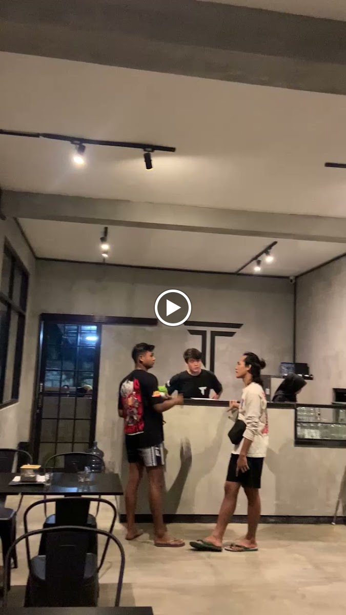 Tom Car Wash & Cafe - 8