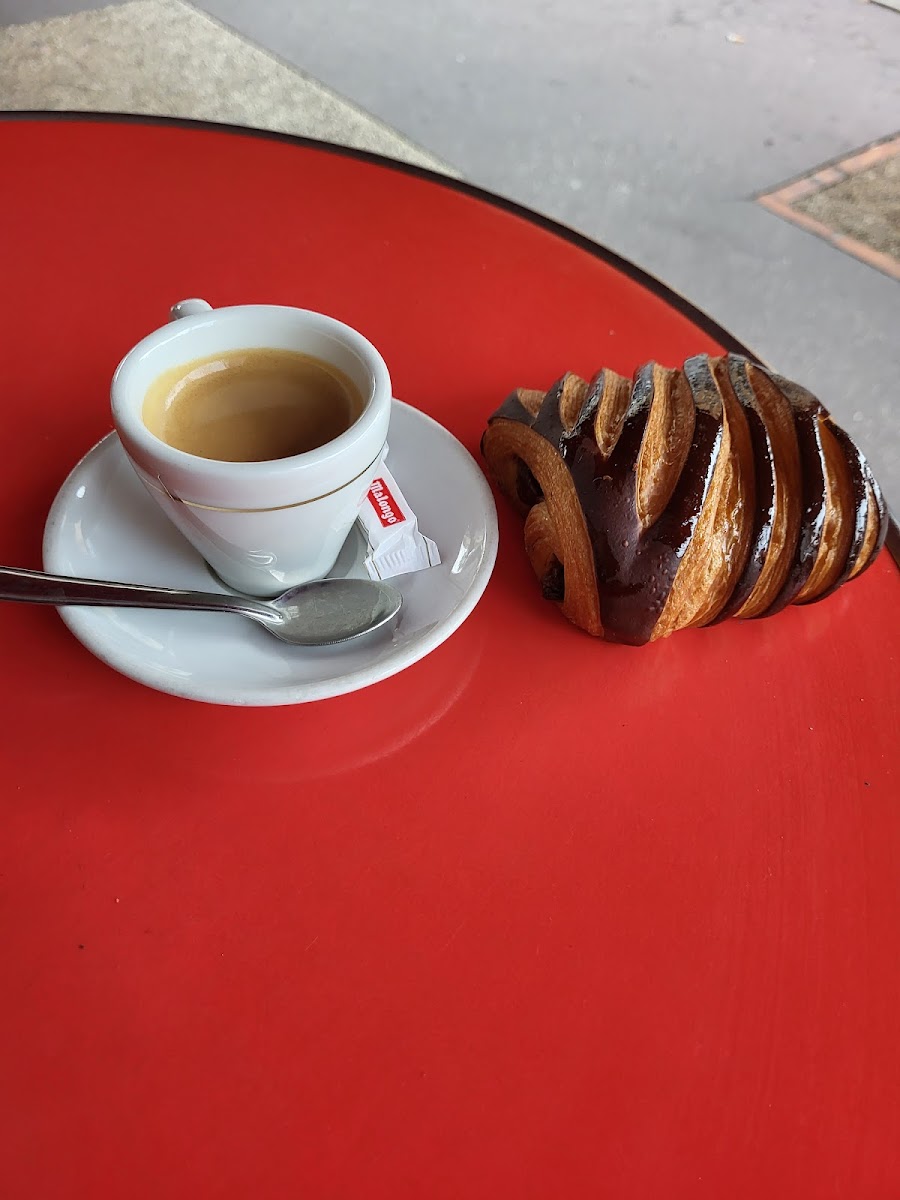 Cafe de Paris Bar PMU - 4