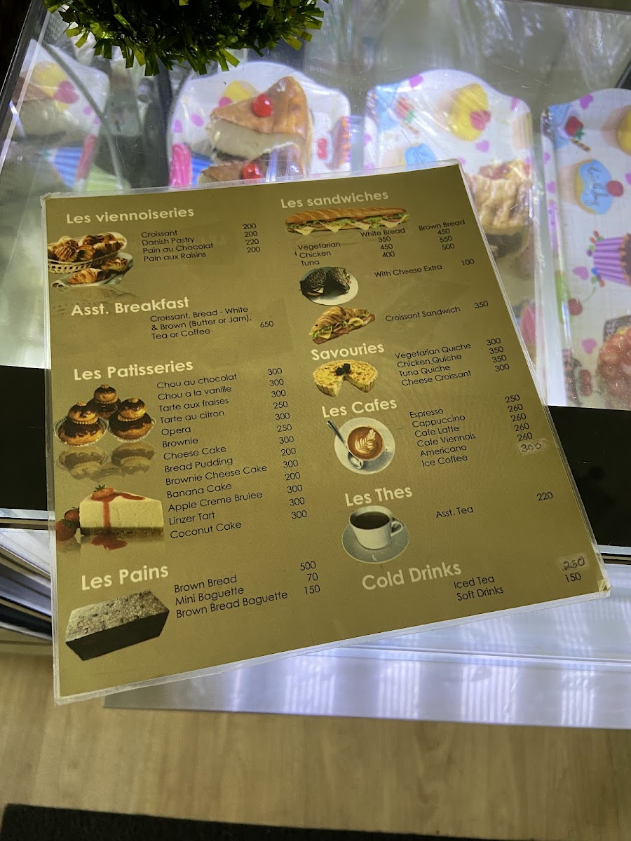 Le Café Français Bakery & Boutique - 5