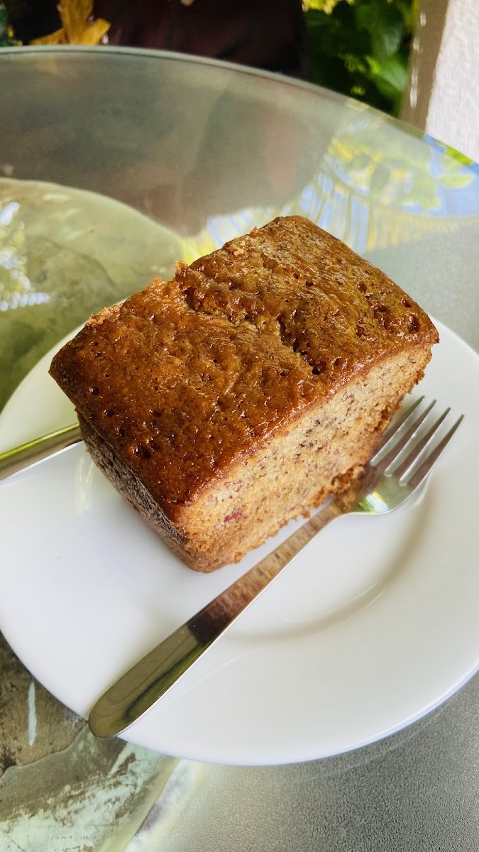 Le Café Français Bakery & Boutique - 10