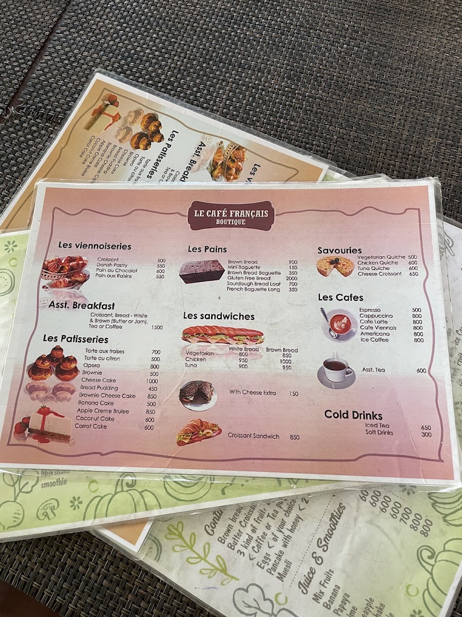 Le Café Français Bakery & Boutique - 4