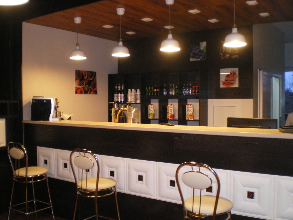 Eurasia Kafe Avtomoyka Bil'yard