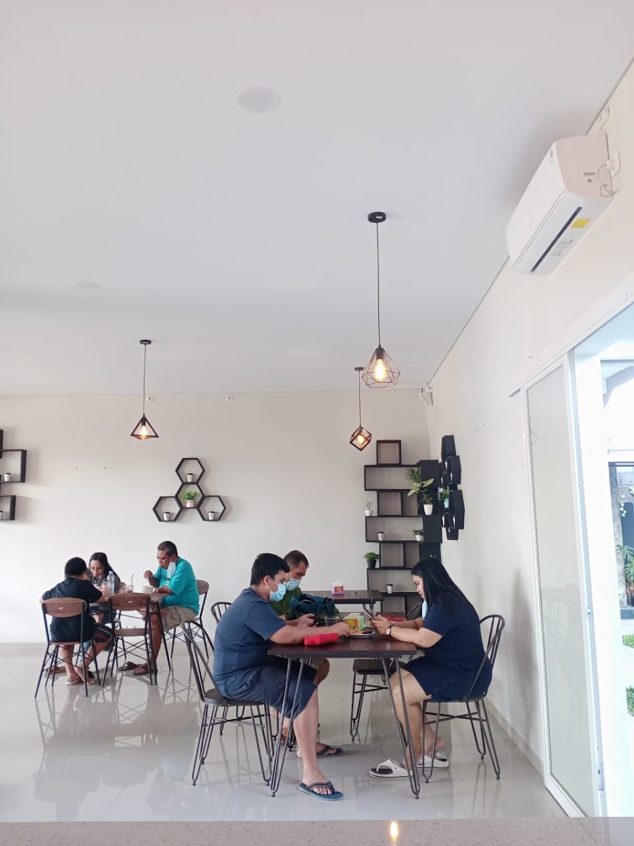 OMAH MOELJO COFFEE & GUEST HOUSE
