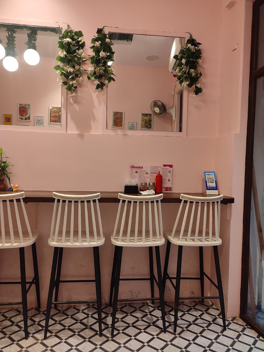Euphoria Cafe Lalbaug - 4