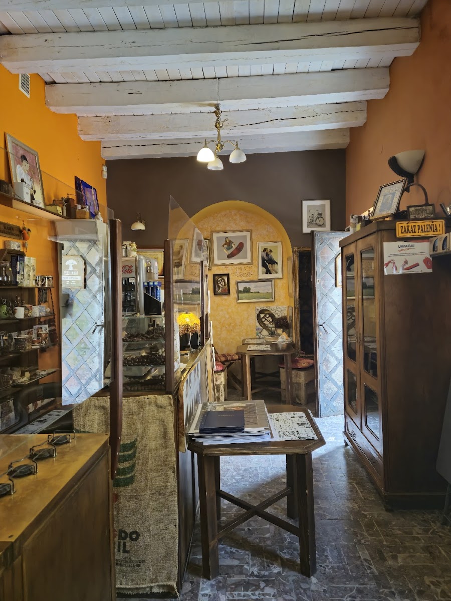 Pożegnanie z Afryką. Sklep i kawiarnia