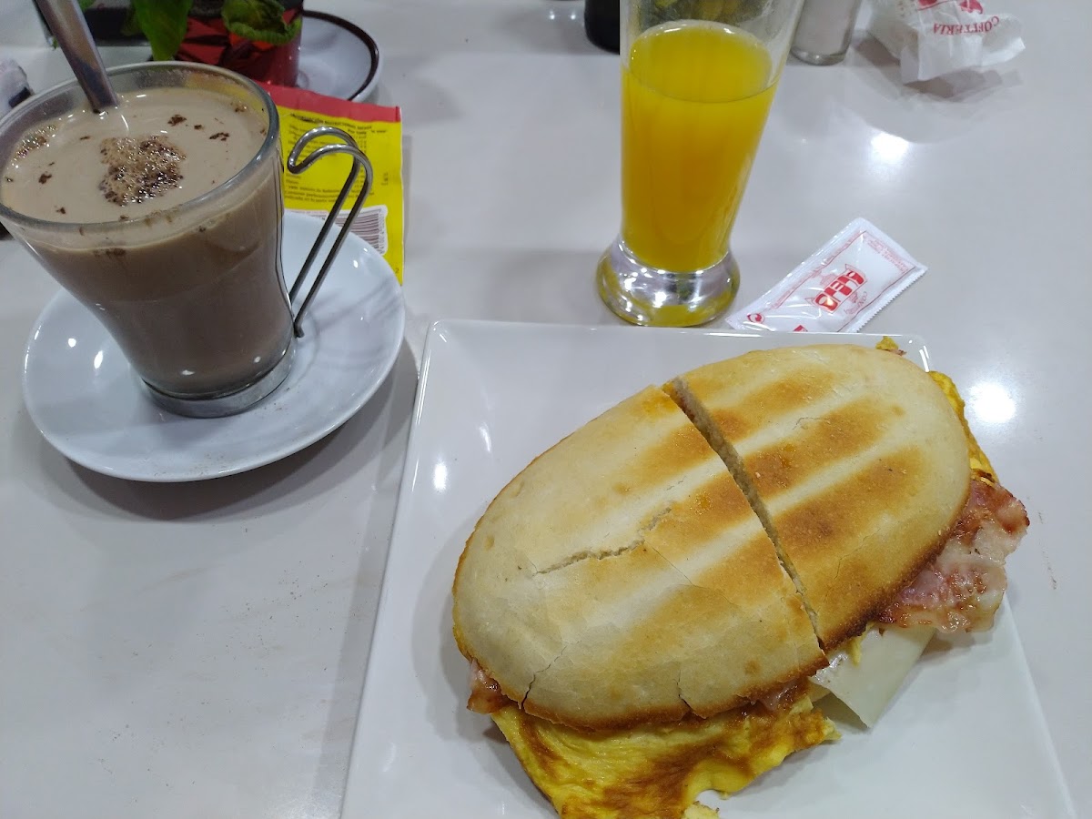 Cafetería Alejo - 10