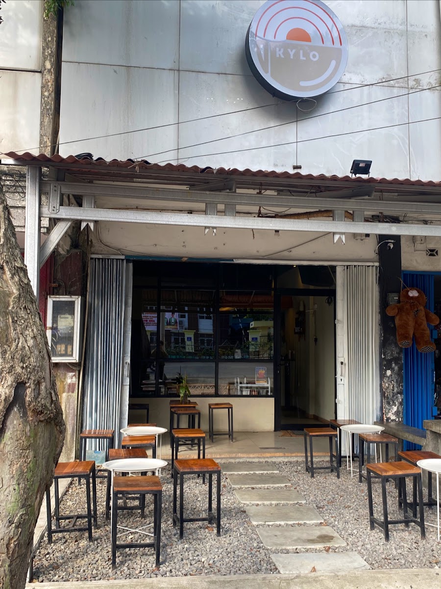 KYLO Coffee and Eatery