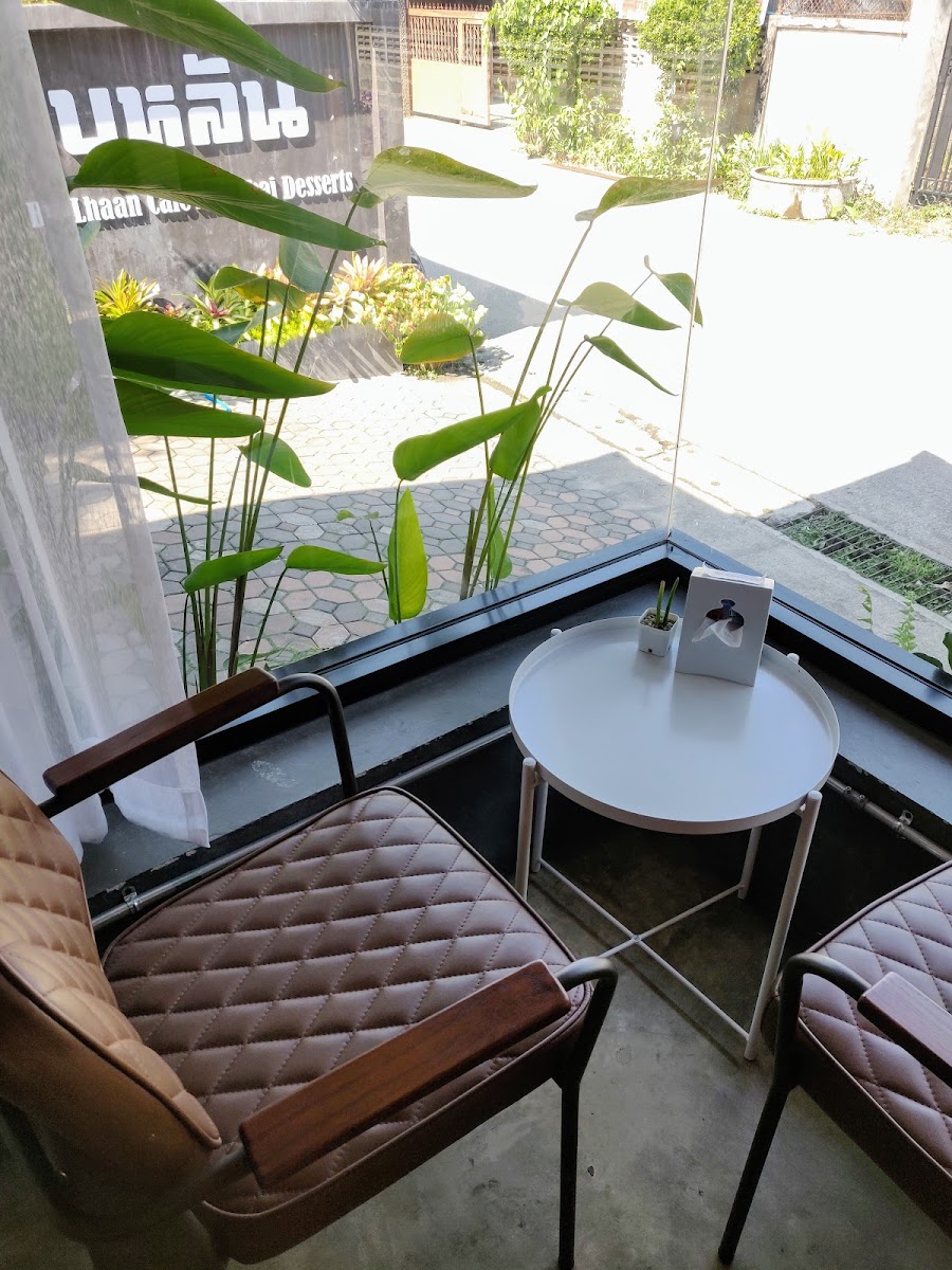 บุหลัน Bu - Lhaan cafe' and Thai Dessert