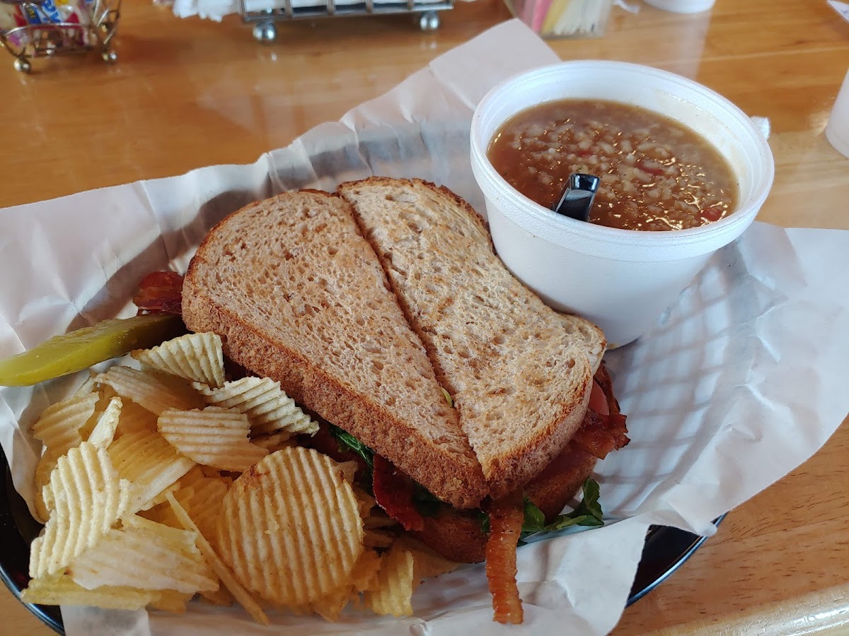 House of Wylie Coffee Bar & Cafe - 8