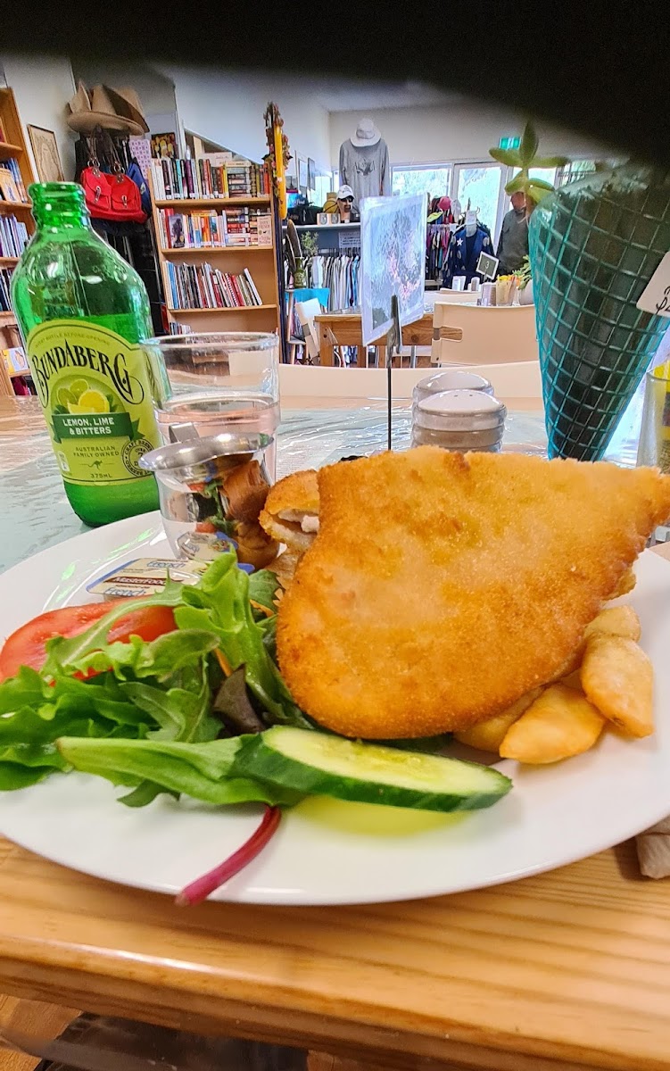 Pomegranate Place Café and Op Shop