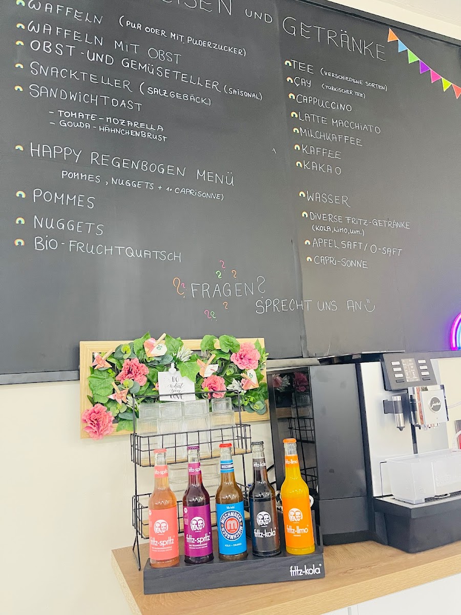 Regenbogenland Kindercafé - 1