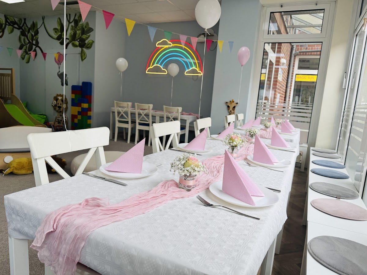 Regenbogenland Kindercafé - 4