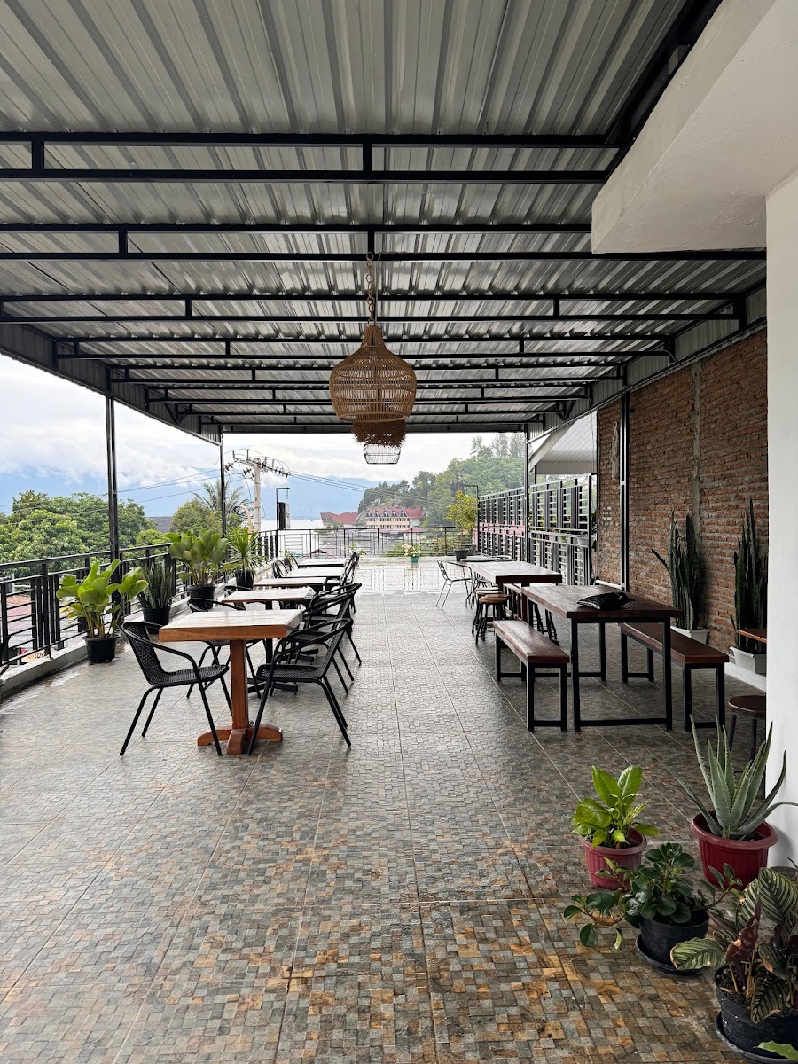 D'Cozy Cafe & Resto, Ajibata, Parapat