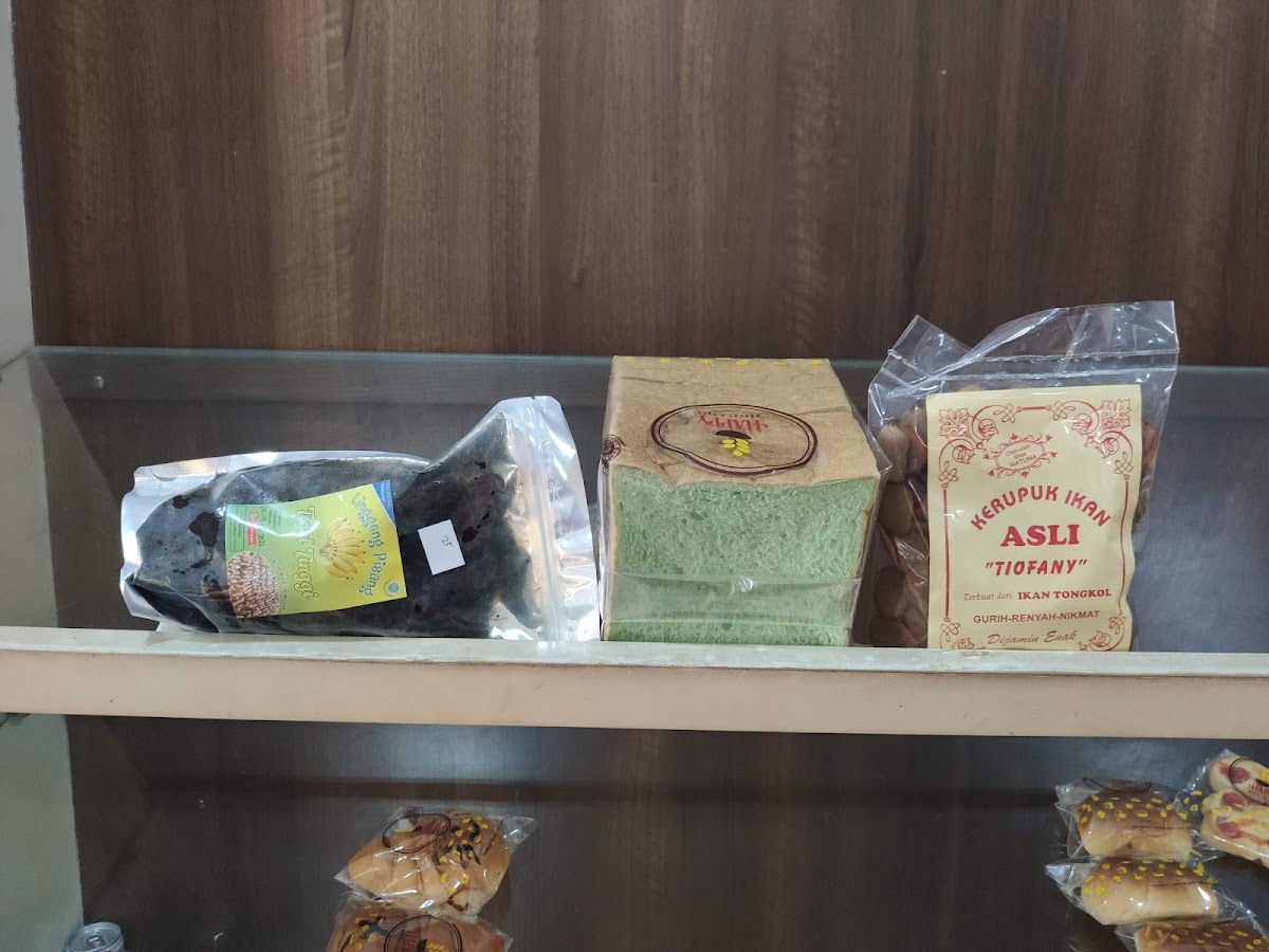 Happy Bakery & Cafe - 10