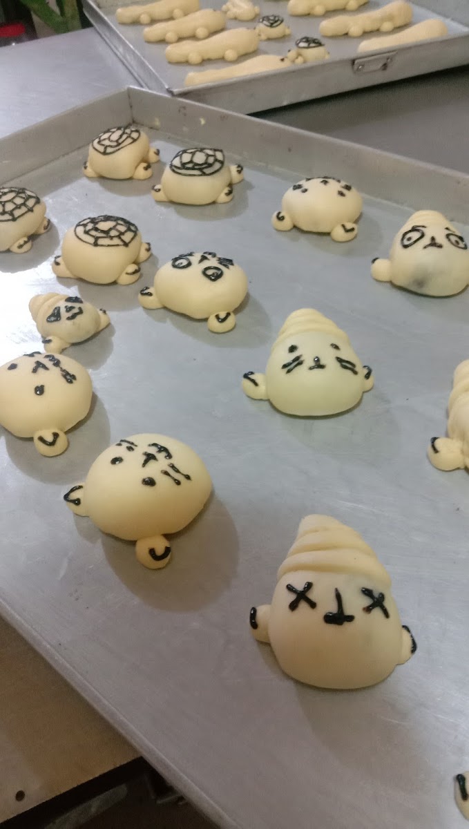 Happy Bakery & Cafe - 2