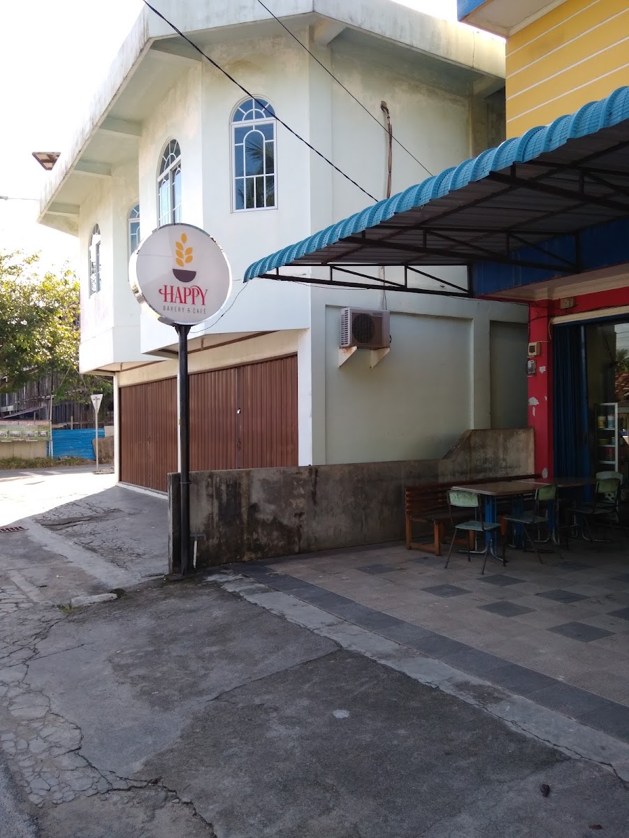 Happy Bakery & Cafe - 3