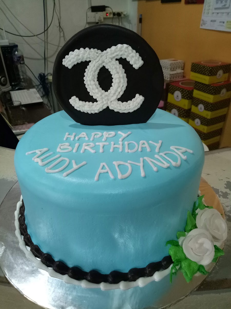 Happy Bakery & Cafe - 6