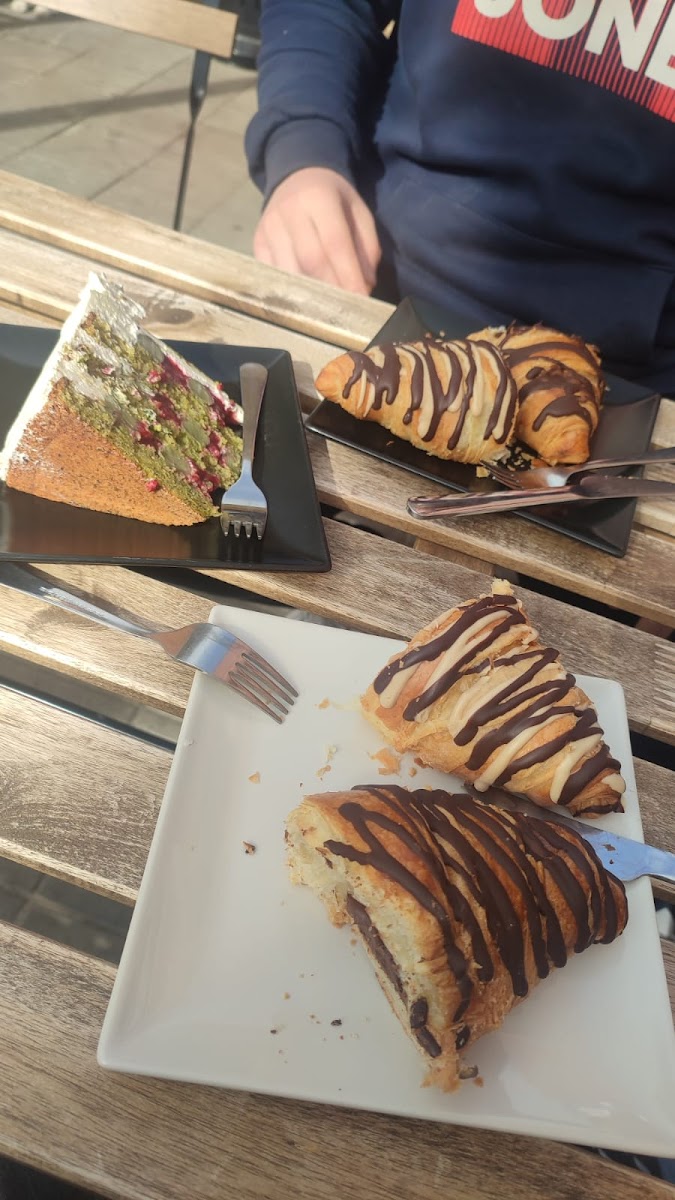 Dulce Emy Coffee & Cakes - 8