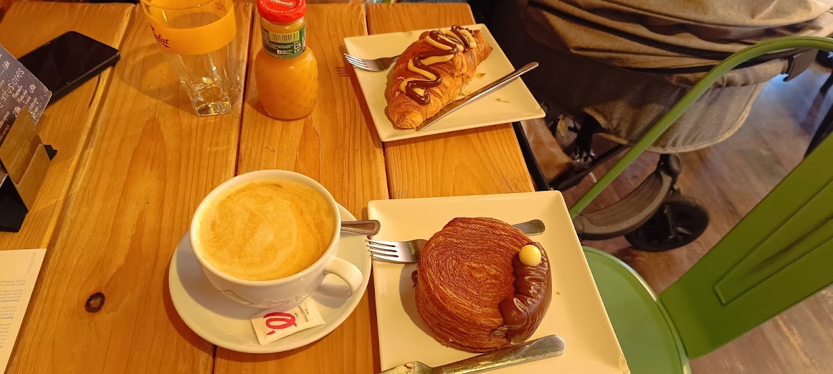 Dulce Emy Coffee & Cakes - 9