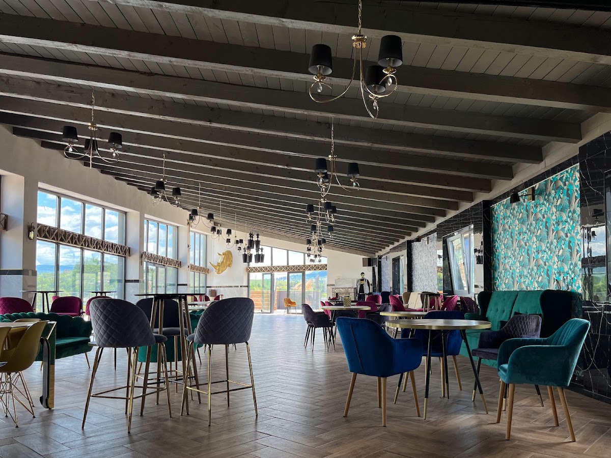 Sky Bar DOUBLE RED Cars Museum