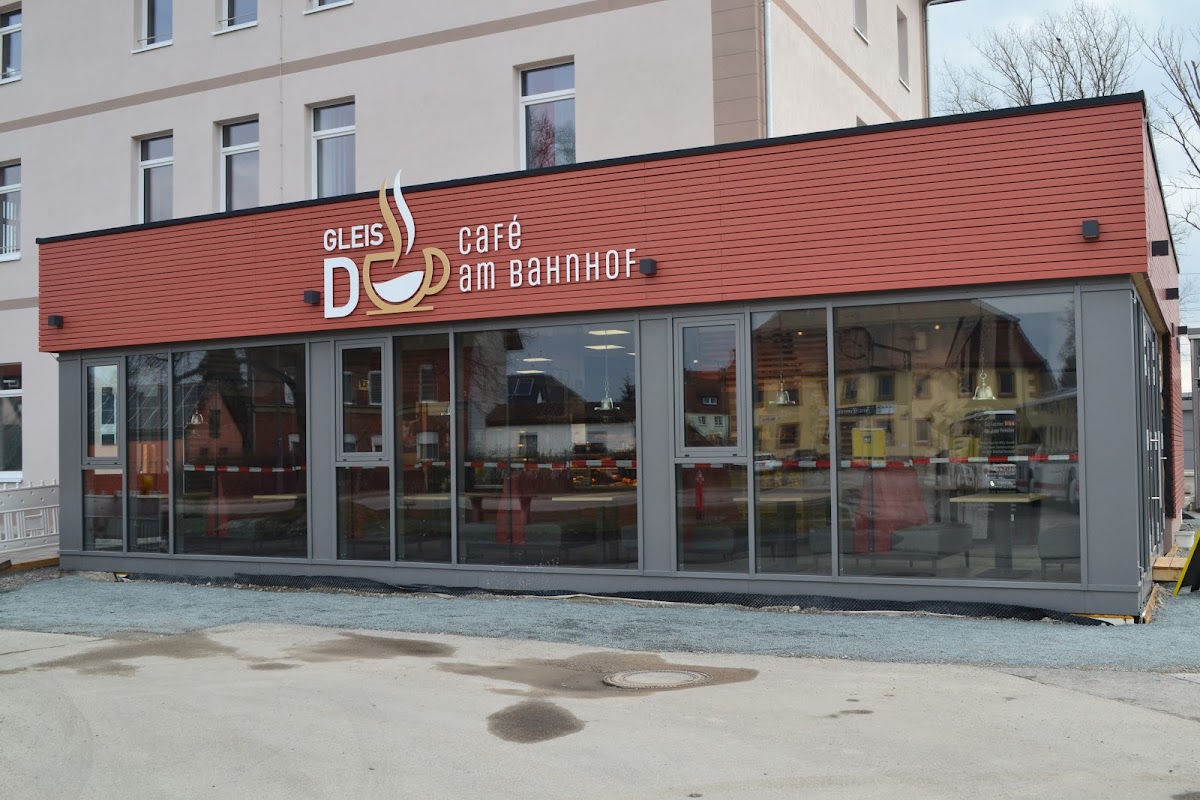 Der Dorfladen am Bahnhof und Café Gleis D