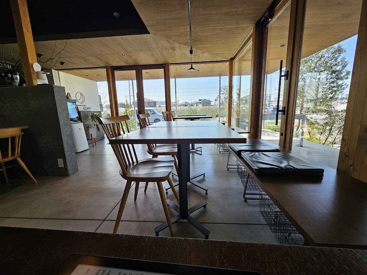 Sweets & Bar BLUEMOON CAFE