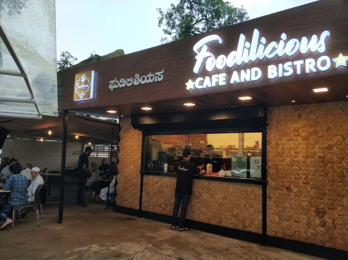 Foodelicious Cafe and Bistro
