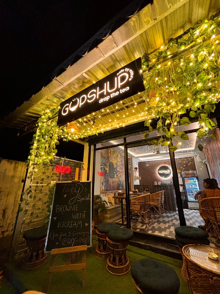 Gupshup cafe By Mithis (Drop the tea)
