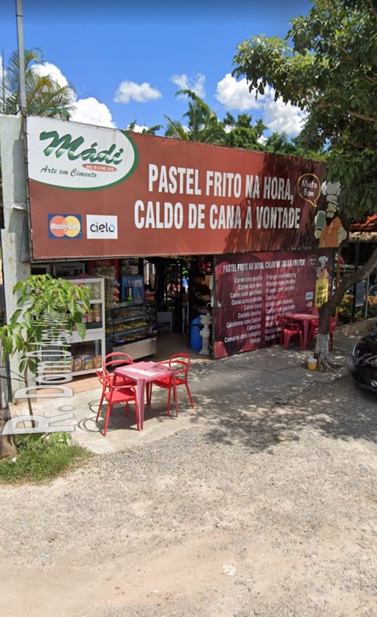 Pastel e Caldo de Cana a Vontade