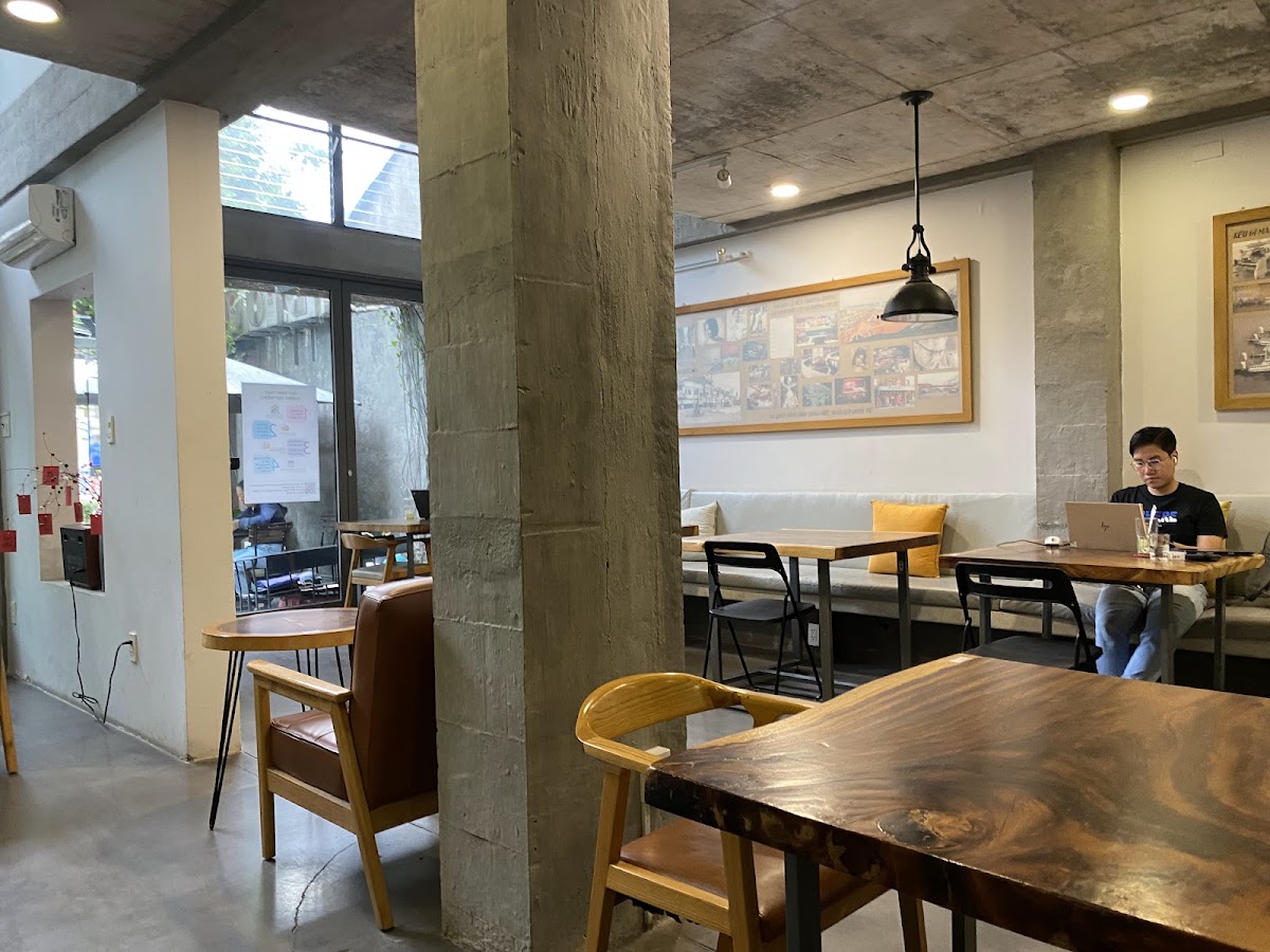 Work'in Saigon Cafe - 4