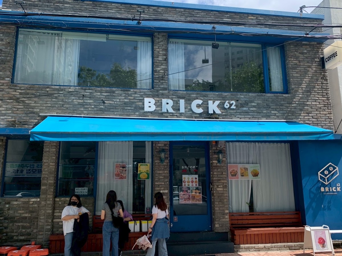 Brick 62 Café