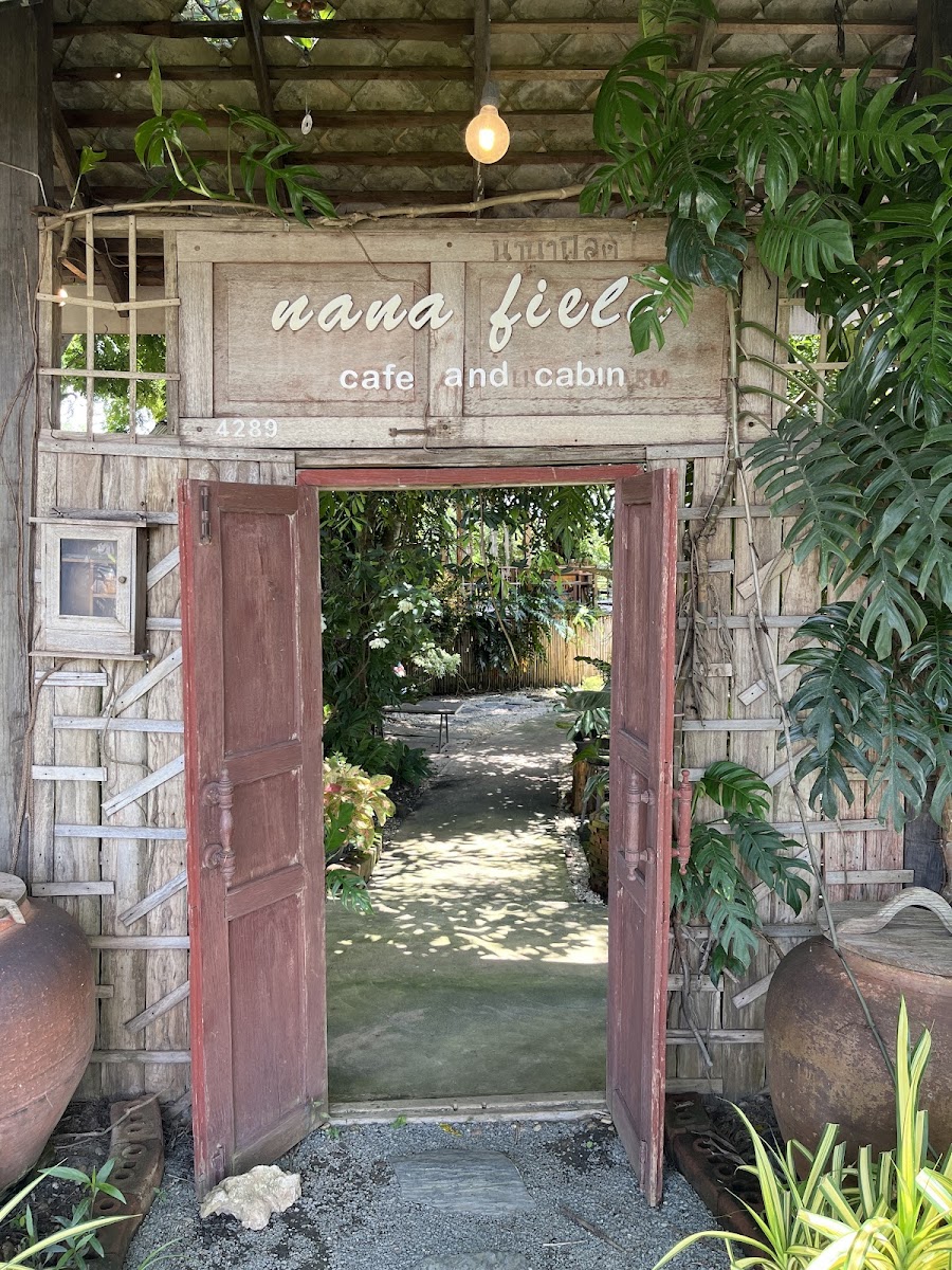 NANA FiELD cafe and cabin