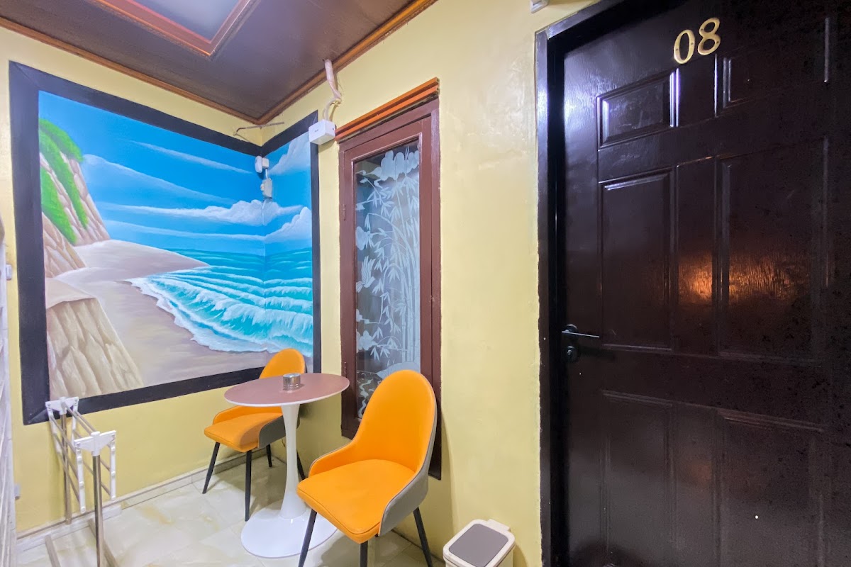 MVA Hotel Cafe and Resto Mitra RedDoorz