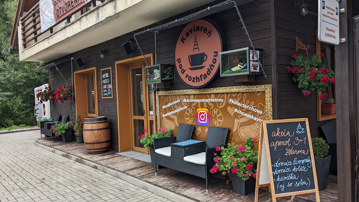 Kaviareň pod rozhľadňou