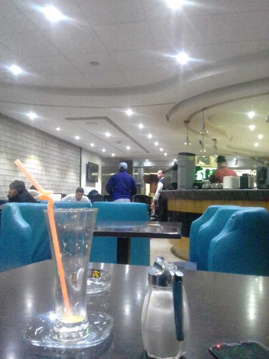 Café Cosmopolitain - 2