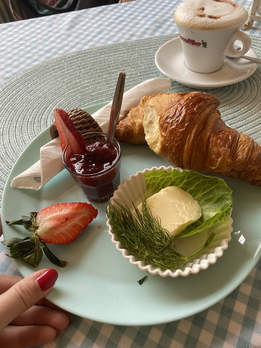 Käffchen Café & Bäckerei - 5