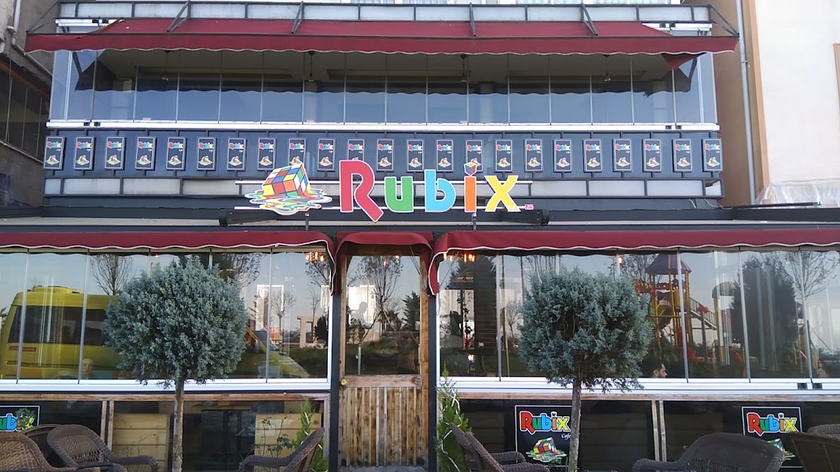 Rubix Cafe