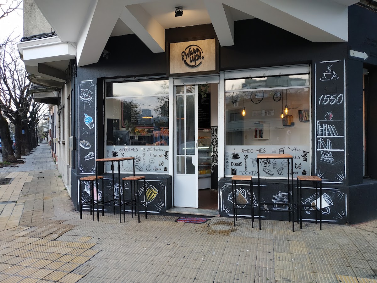 Wakeup! Coffee & Smoothies