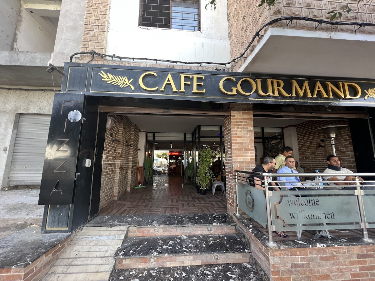 Cafe Gourmand