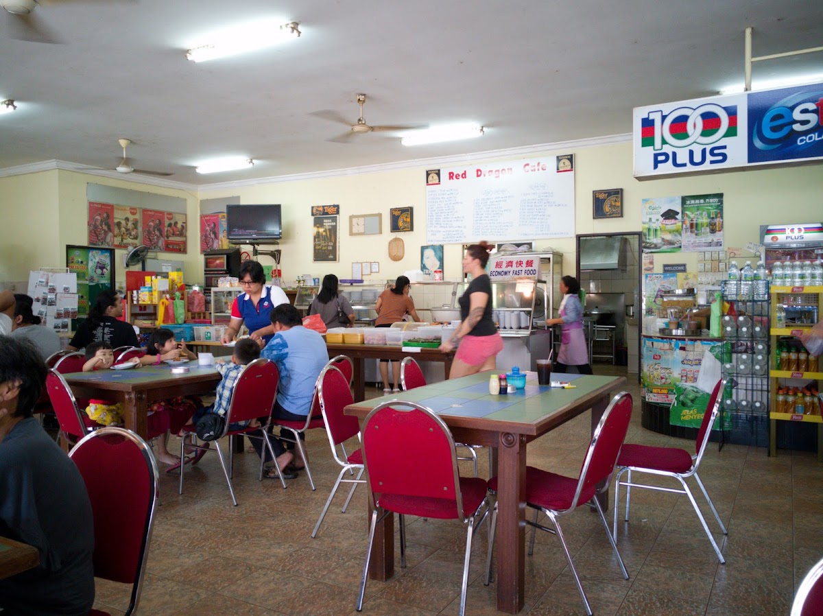 Red Dragon Cafe - 4