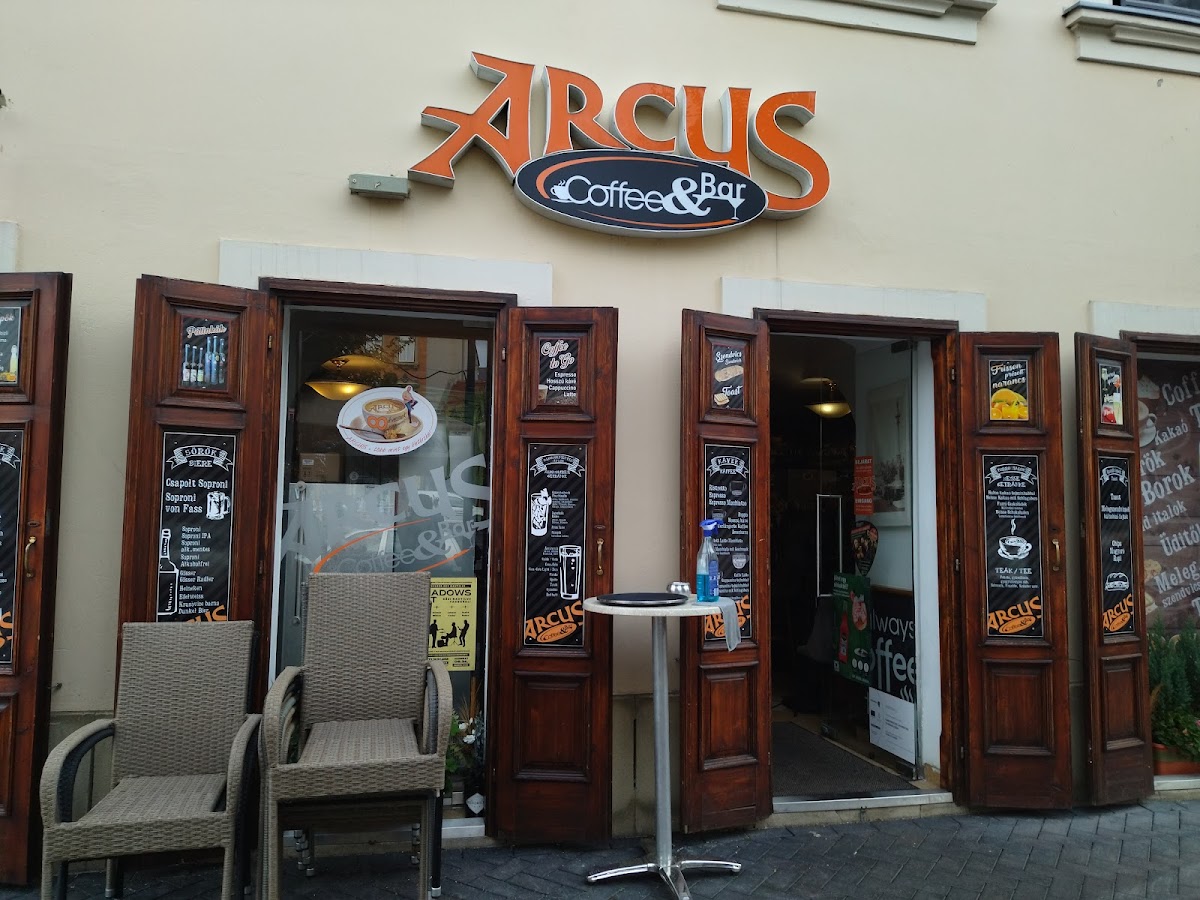 Arcus Kávézó