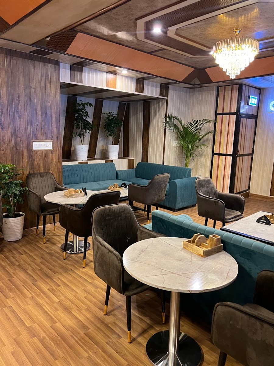 Wine House Cafe - Cabin Cafe in Mansarovar